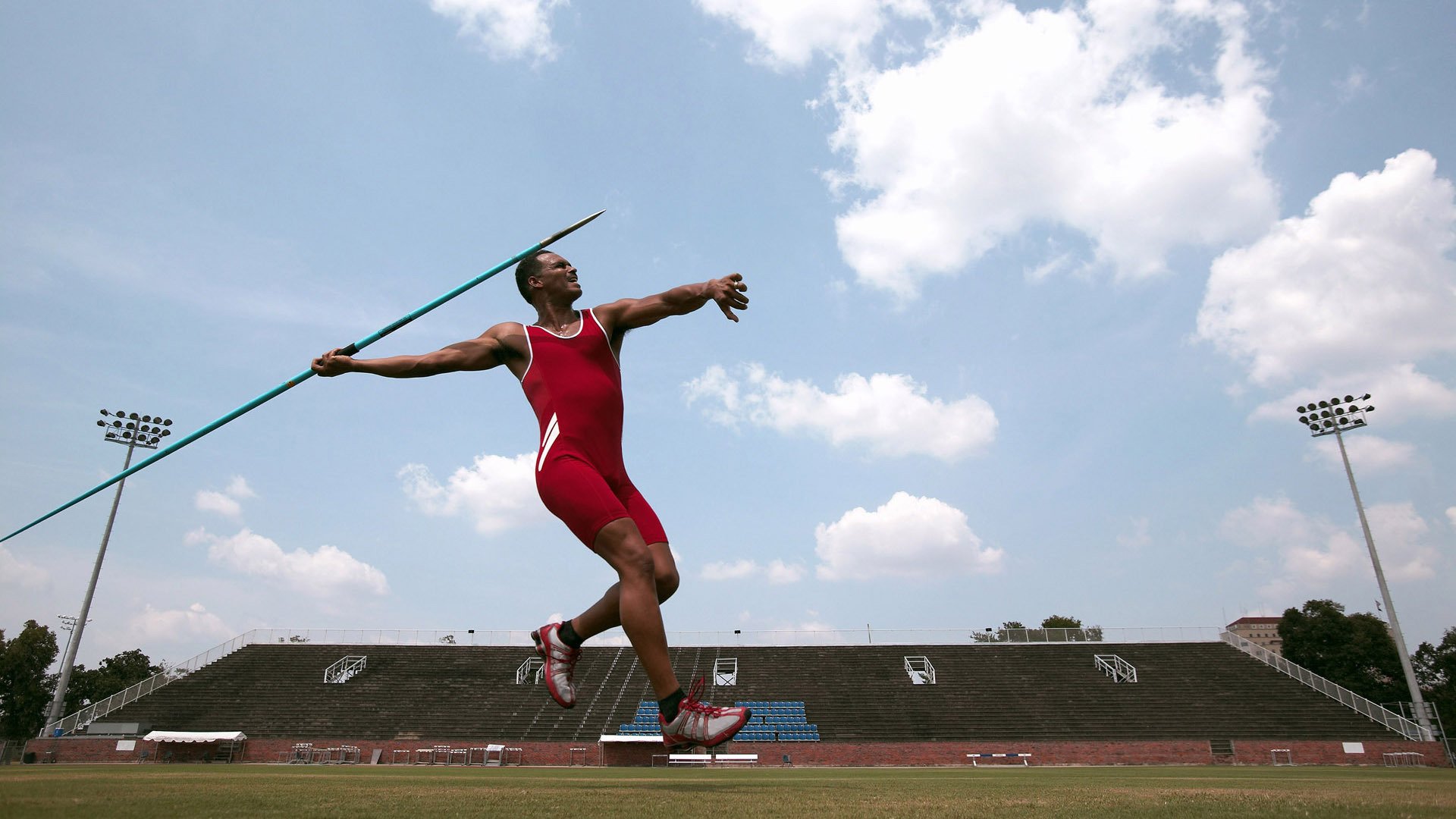 开云-球迷投票：最令人激动的比赛瞬间你选谁？，球迷的疯狂举动